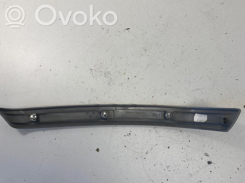 BMW 3 E90 E91 Kita salono detalė 