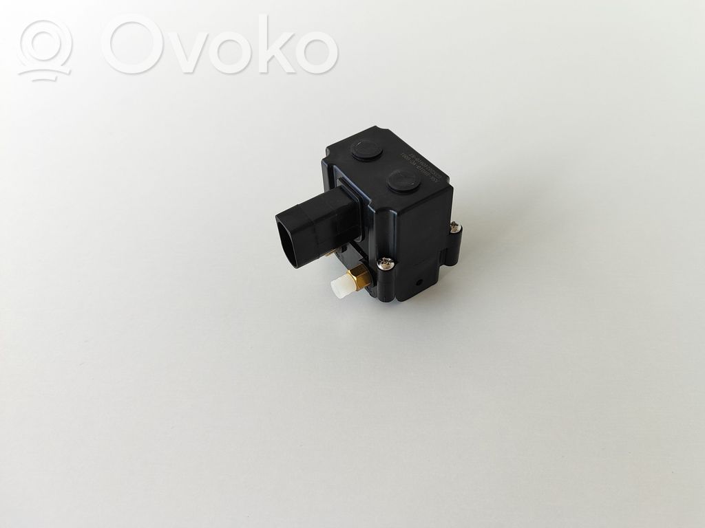 BMW 5 E60 E61 Air suspension valve block 