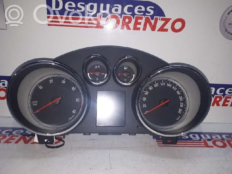 Opel Astra J Speedometer (instrument cluster) 