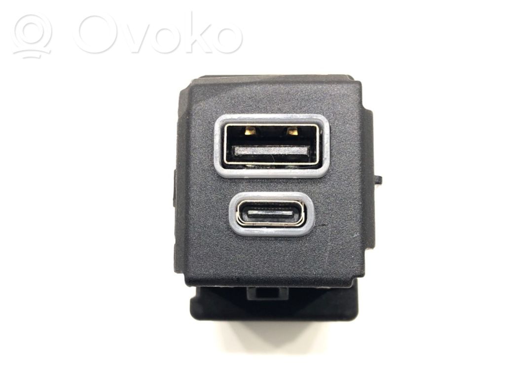 USB savienotājs   68381663AA