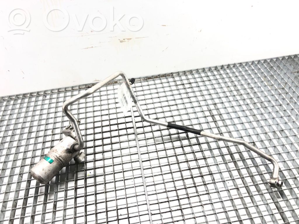 Ilmastointilaitteen putki (A/C)   8Z0820193B