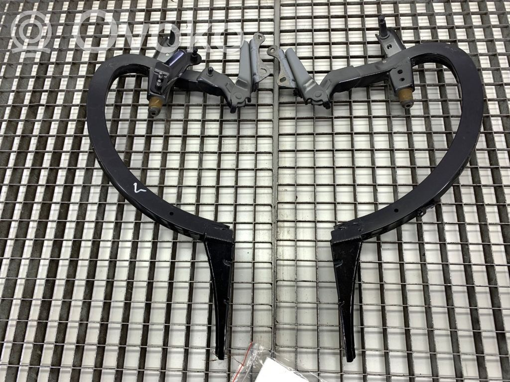 Tailgate/trunk/boot hinge   4G5827301B