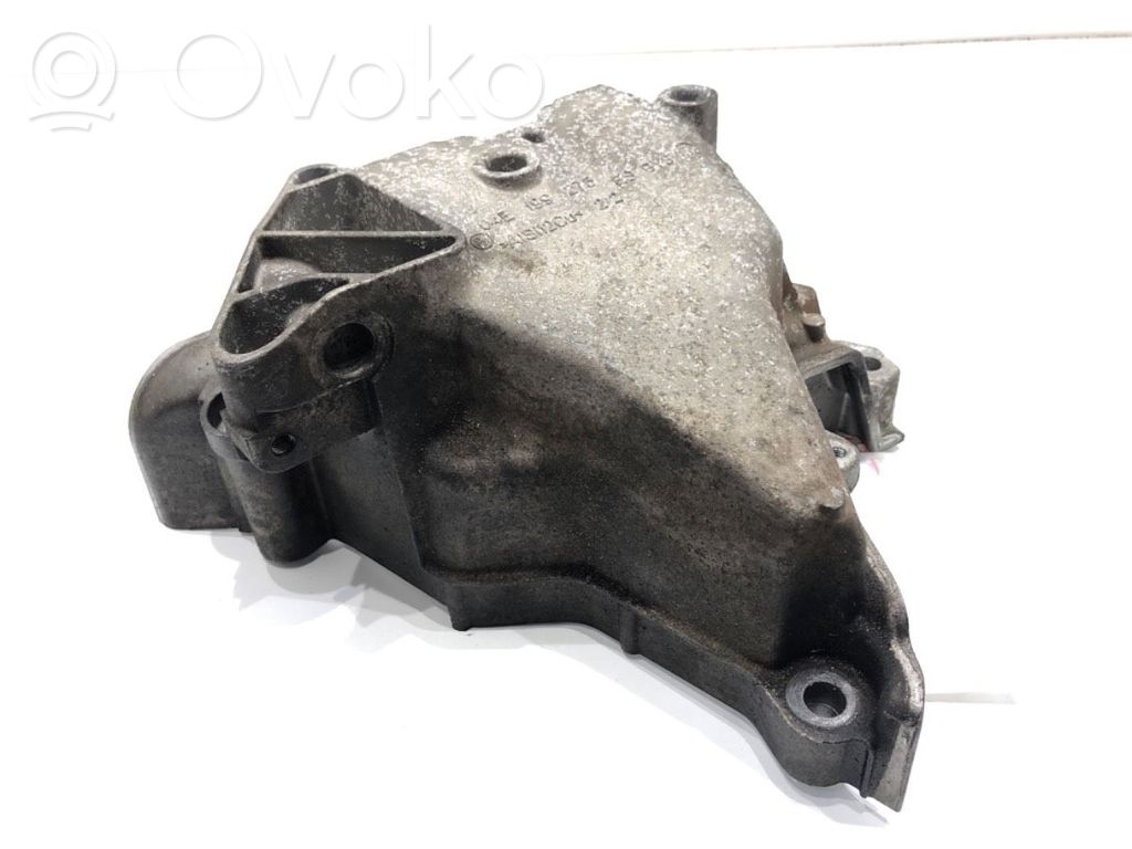 Volkswagen Golf VII Engine mounting bracket 