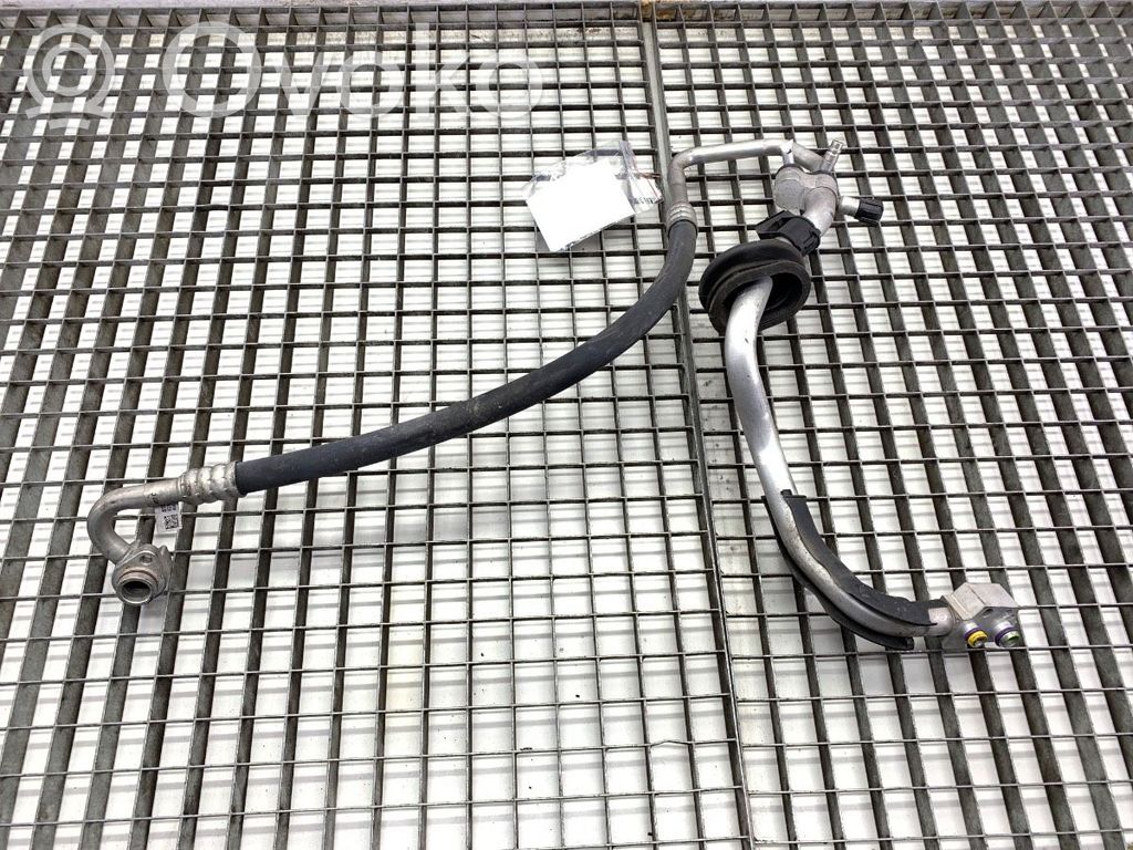 Audi A4 S4 B8 8K Tubo flessibile aria condizionata (A/C) 