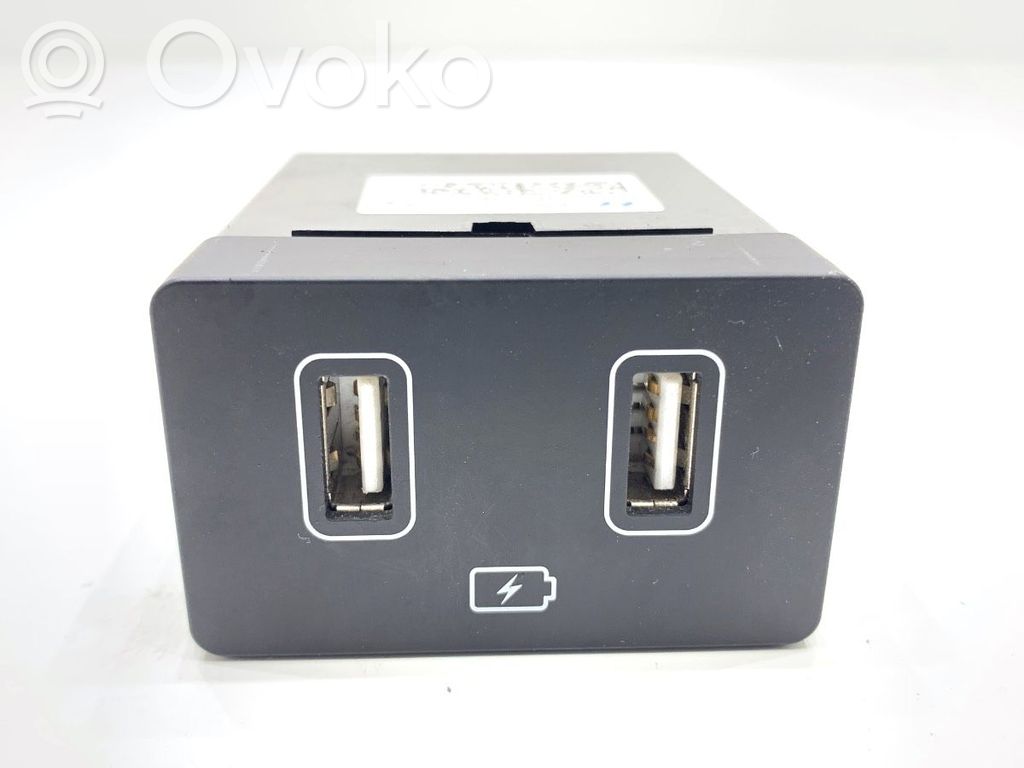 Enchufe conector USB   96125N9500