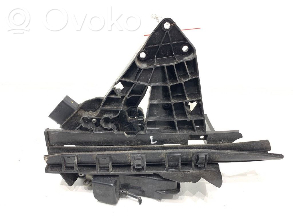Front door lock   24000000013