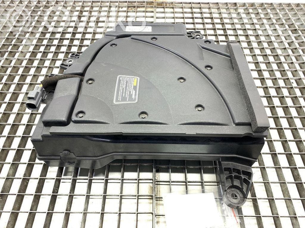 Mazda CX-9 Subwoofer 