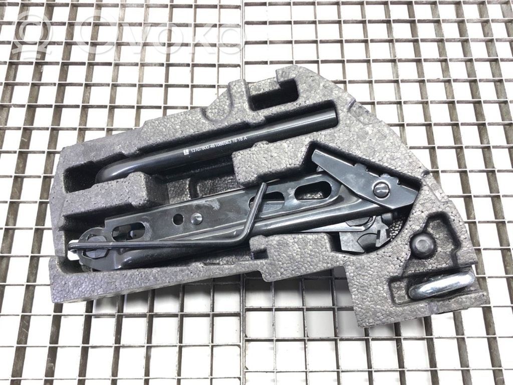 Opel Corsa E Kita salono detalė 