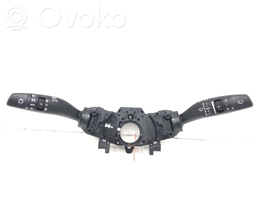 KIA Stonic Interruptor/palanca de limpiador de luz de giro 