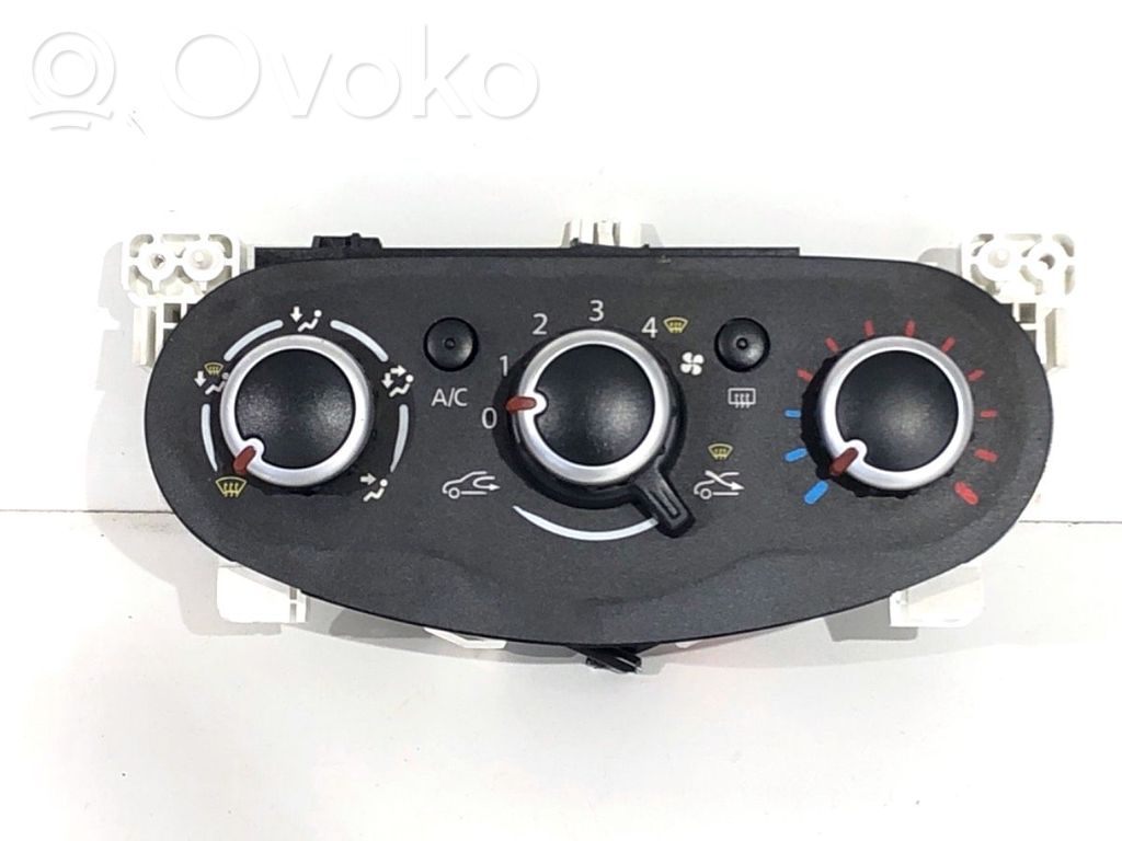 Renault Twingo III Interior fan control switch 
