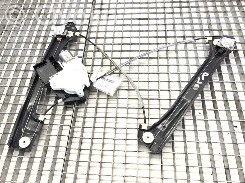 Volkswagen Jetta VI Elektryczny podnośnik szyby drzwi przednich 