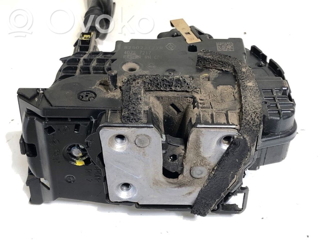 Renault Twingo III Zamek drzwi tylnych 