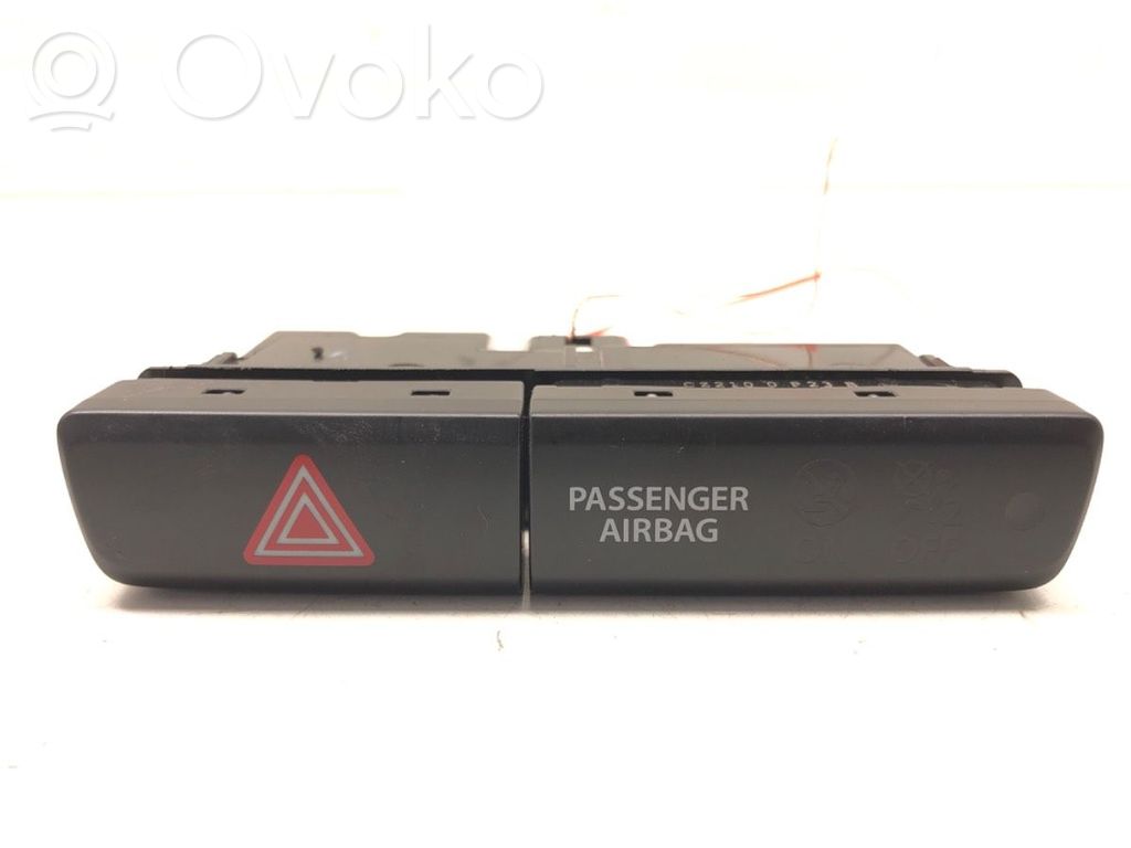 Suzuki SX4 S-Cross Hazard light switch 