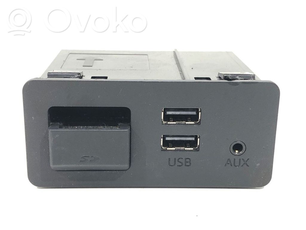 Mazda 2 USB socket connector 