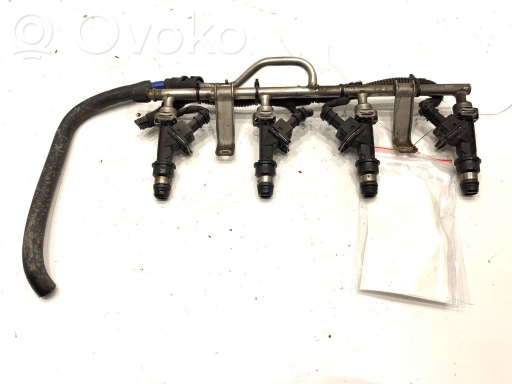 Opel Astra H Polttoainepääputki 
