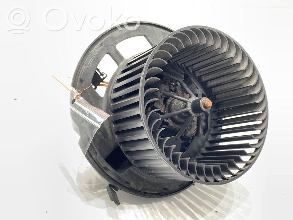 BMW 3 E92 E93 Mazā radiatora ventilators 