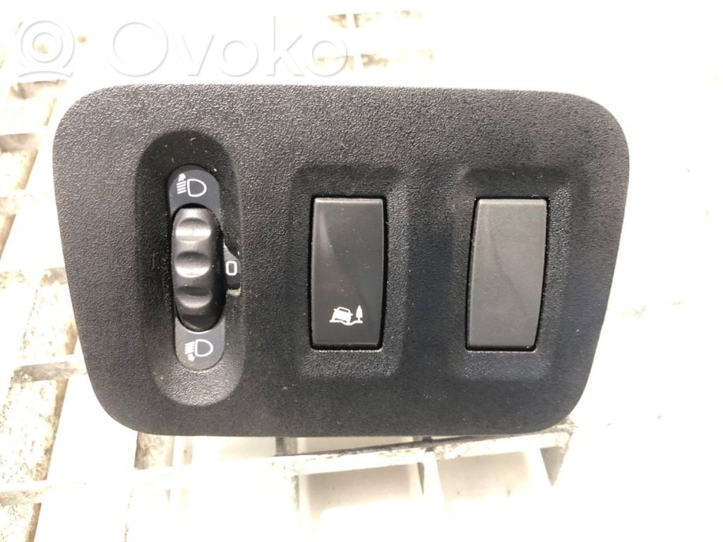 Headlight level height control switch   684950001R
