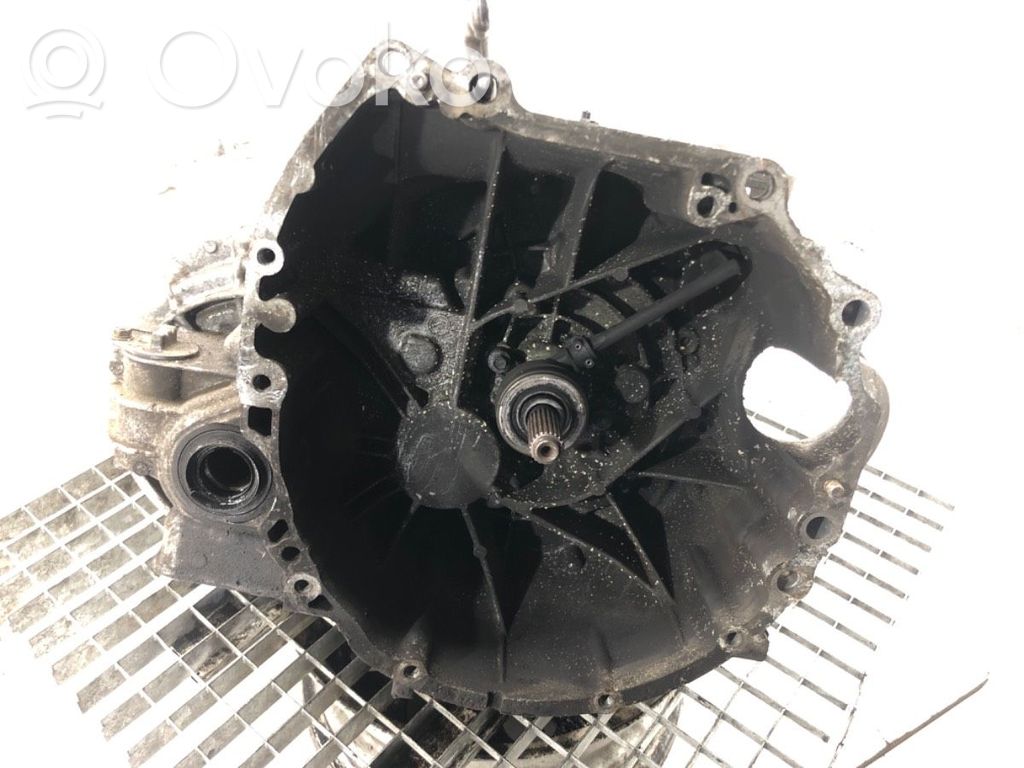 Nissan Sentra B16 Scatola del cambio manuale a 5 velocità