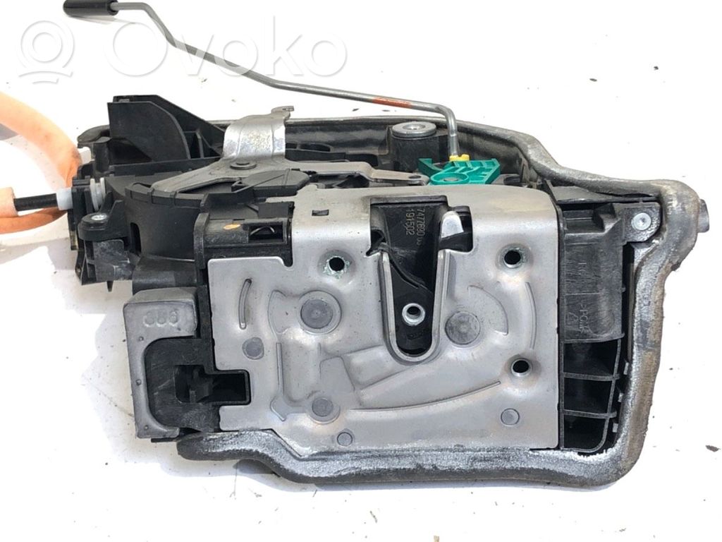 BMW 5 G30 G31 G38 Zamek drzwi tylnych 