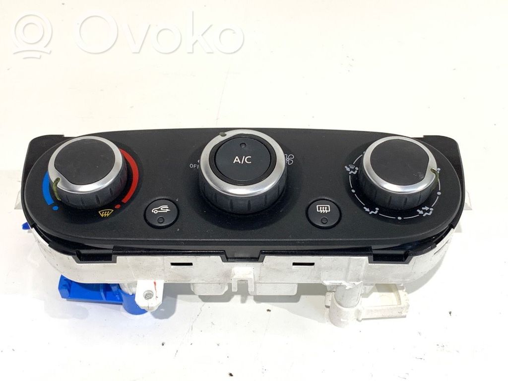 Renault Clio IV Interior fan control switch 