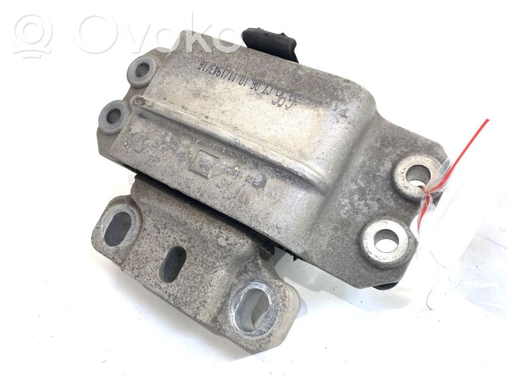 Volkswagen Golf VI Engine mount vacuum valve 
