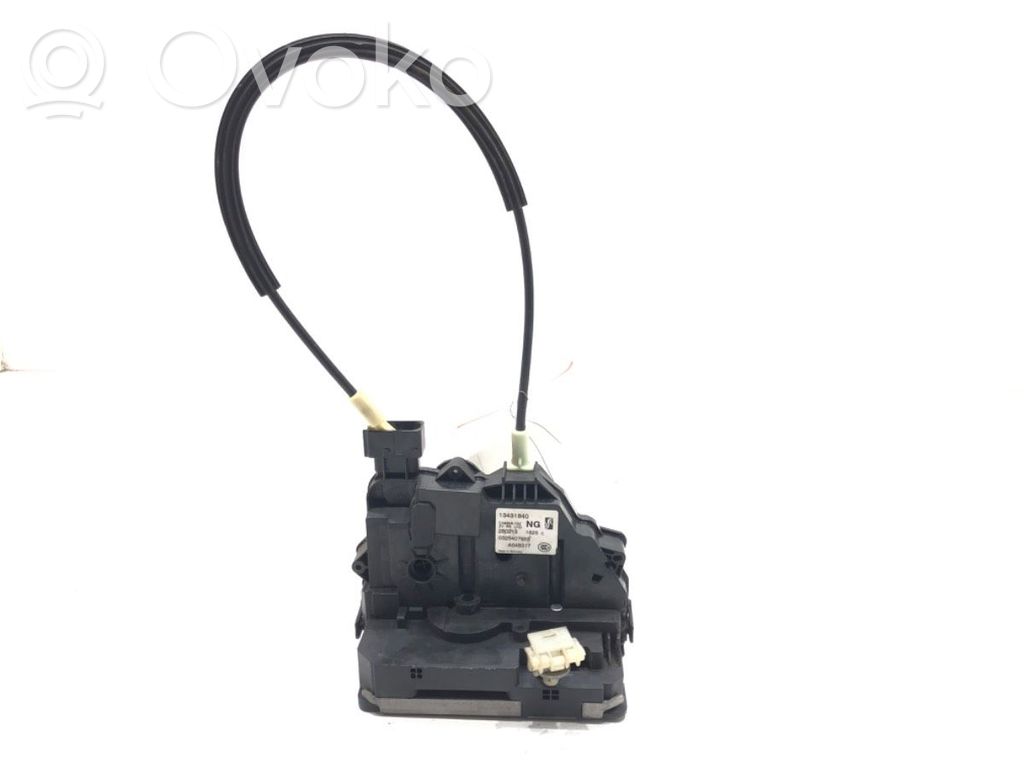 Opel Corsa E Front door lock 