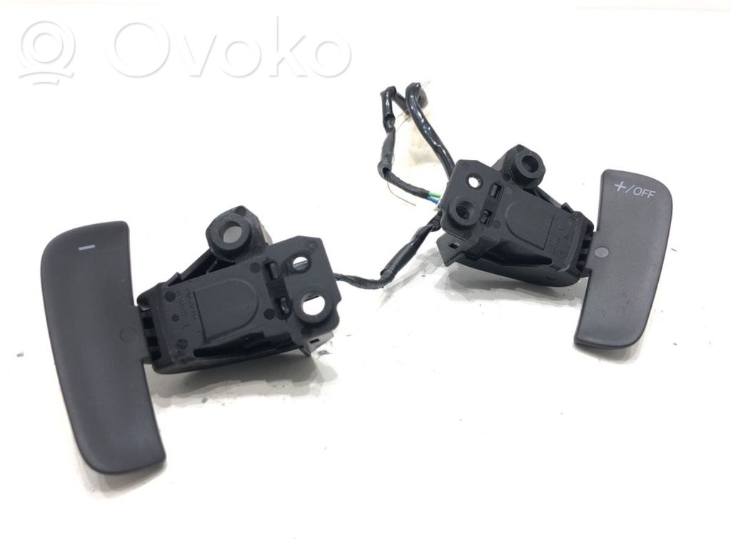 Mazda 2 Interruptores/botones de la columna de dirección 