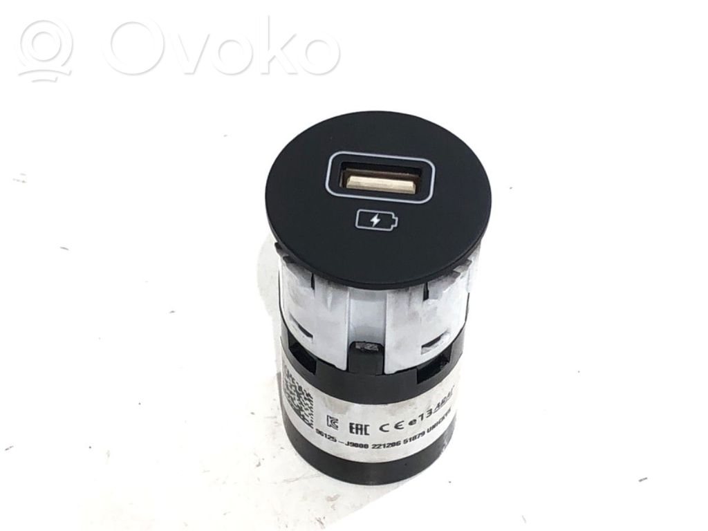Hyundai Kona I Enchufe conector USB