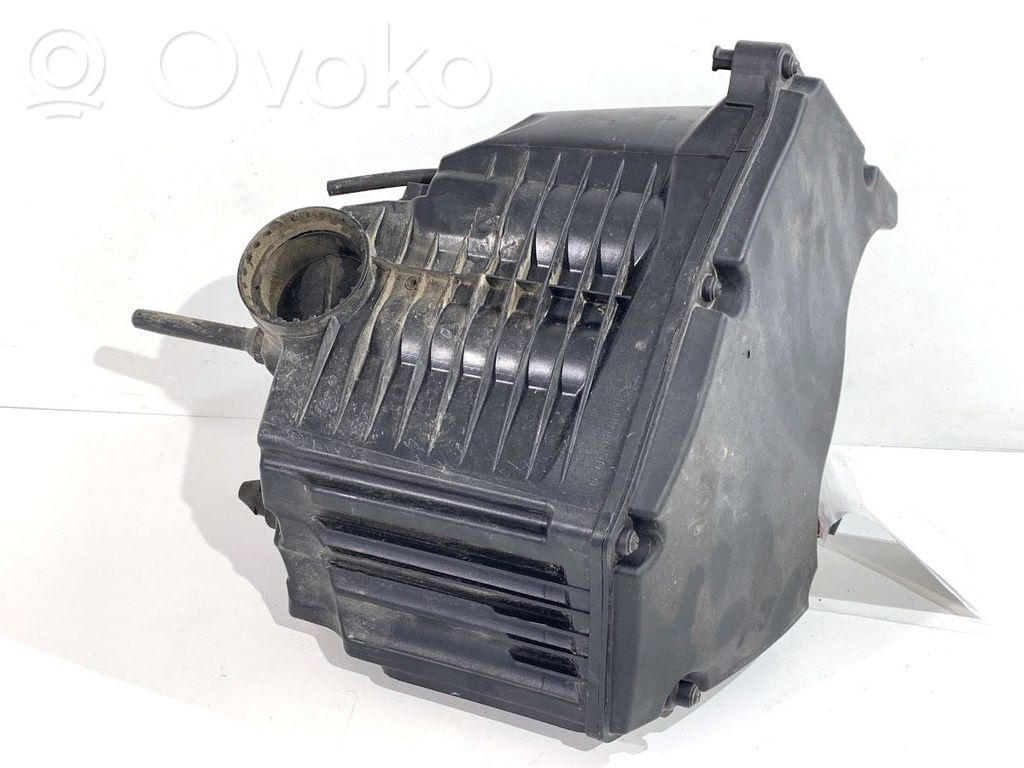 Audi A4 S4 B9 Obudowa filtra powietrza 