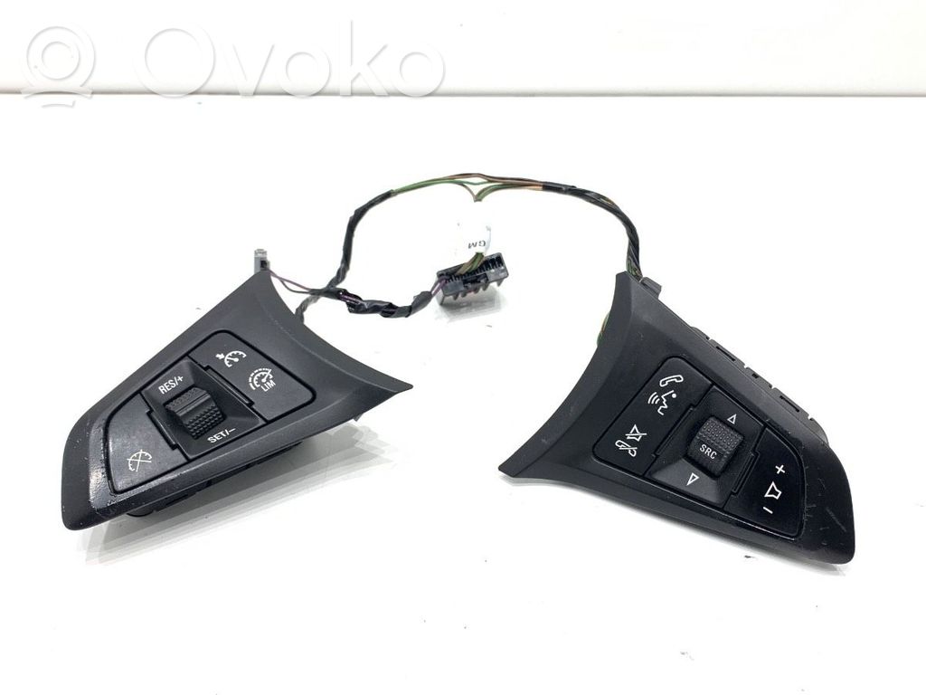 Opel Corsa E Boutons / interrupteurs volant 