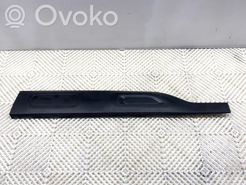 Citroen C4 Cactus Etuoven lista (muoto)