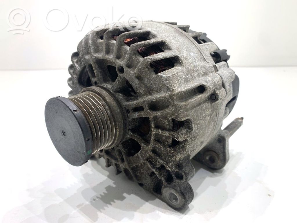 Volkswagen Golf VII Generator/alternator 