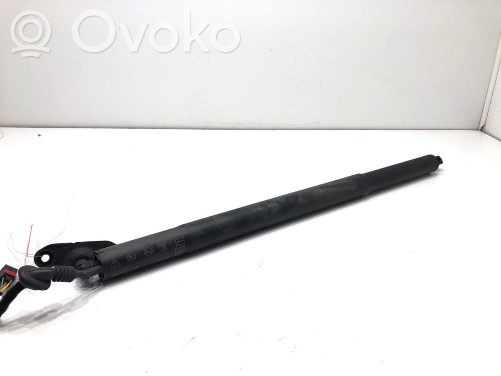 Audi Q3 F3 Shock absorber/damper mounting bracket 
