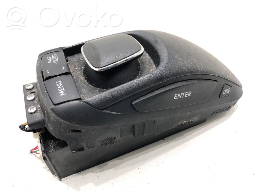Lexus CT 200H Radio/CD/DVD/GPS head unit 