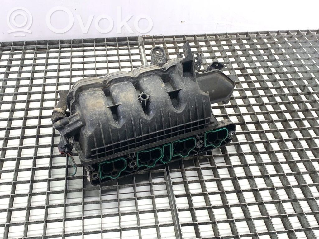 Opel Corsa E Kolektorius įsiurbimo 