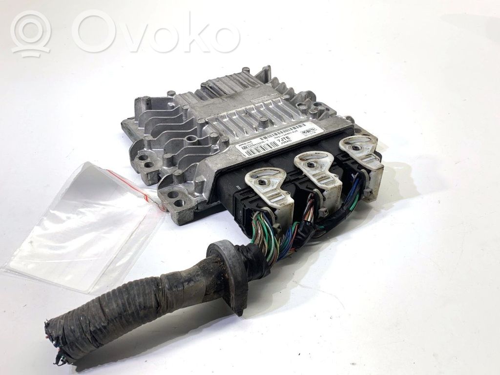Ford Focus C-MAX Engine control unit/module ECU 