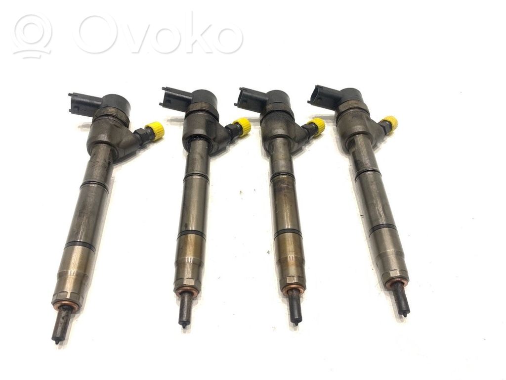KIA Carens III Juego de inyectores de combustible 