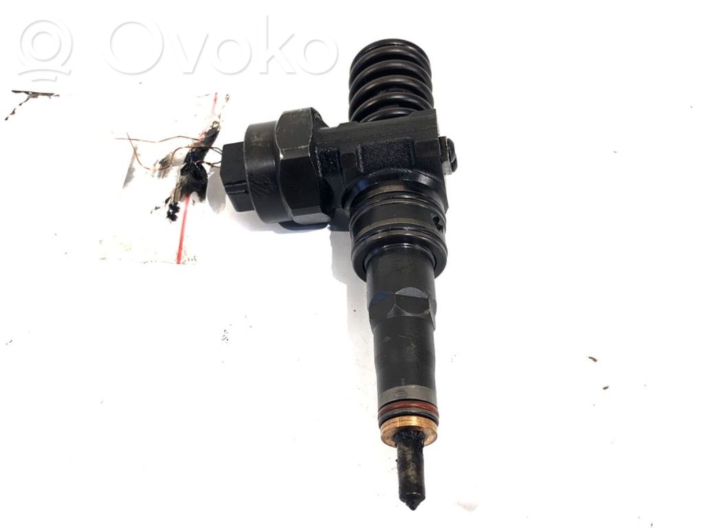 Injektor Einspritzdüse   038130073F