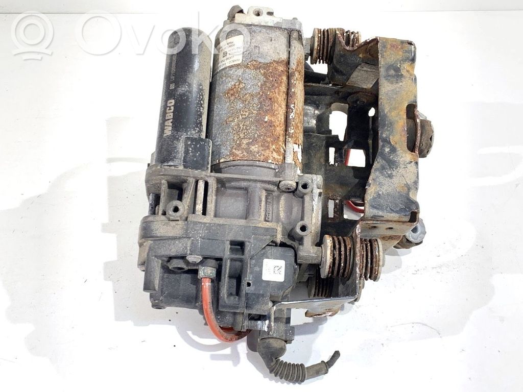 Audi Q8 Other under body part 