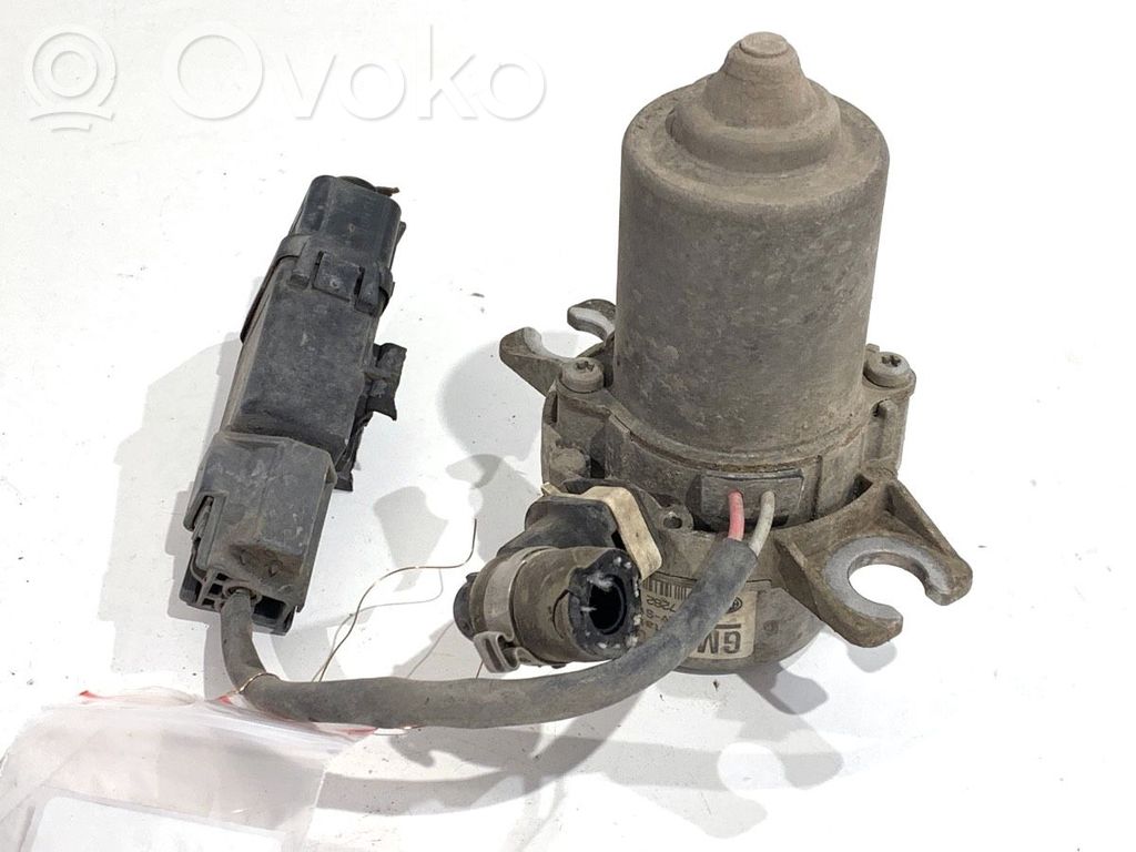 Opel Astra J Vacuum pump 