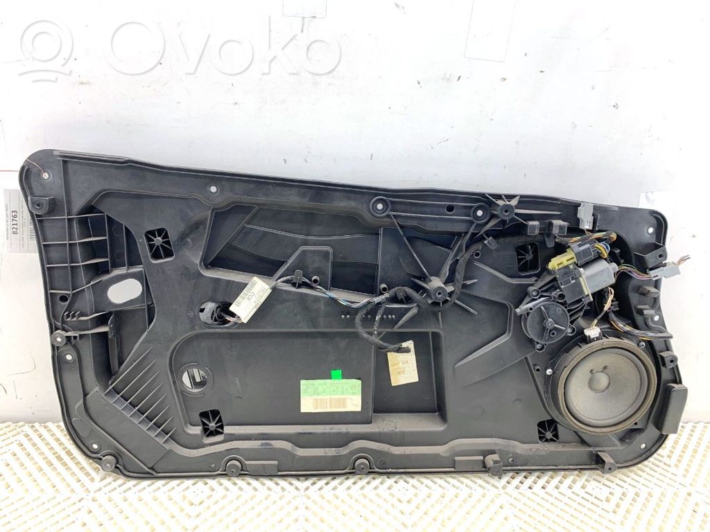 Ford Fiesta Elektryczny podnośnik szyby drzwi przednich 