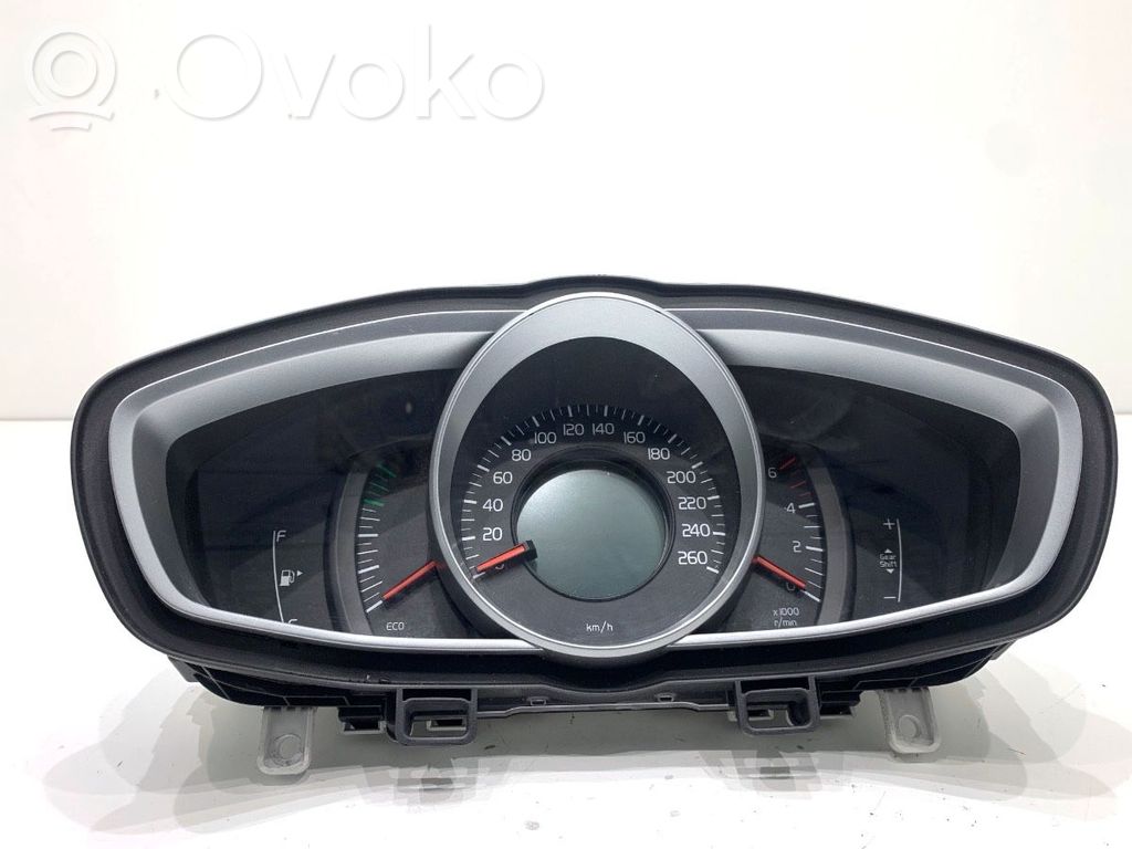 Volvo V40 Speedometer (instrument cluster) 