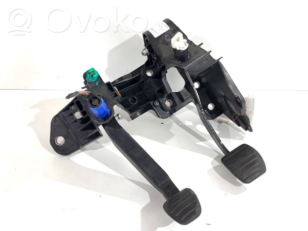 Conjunto de pedal   180101626R