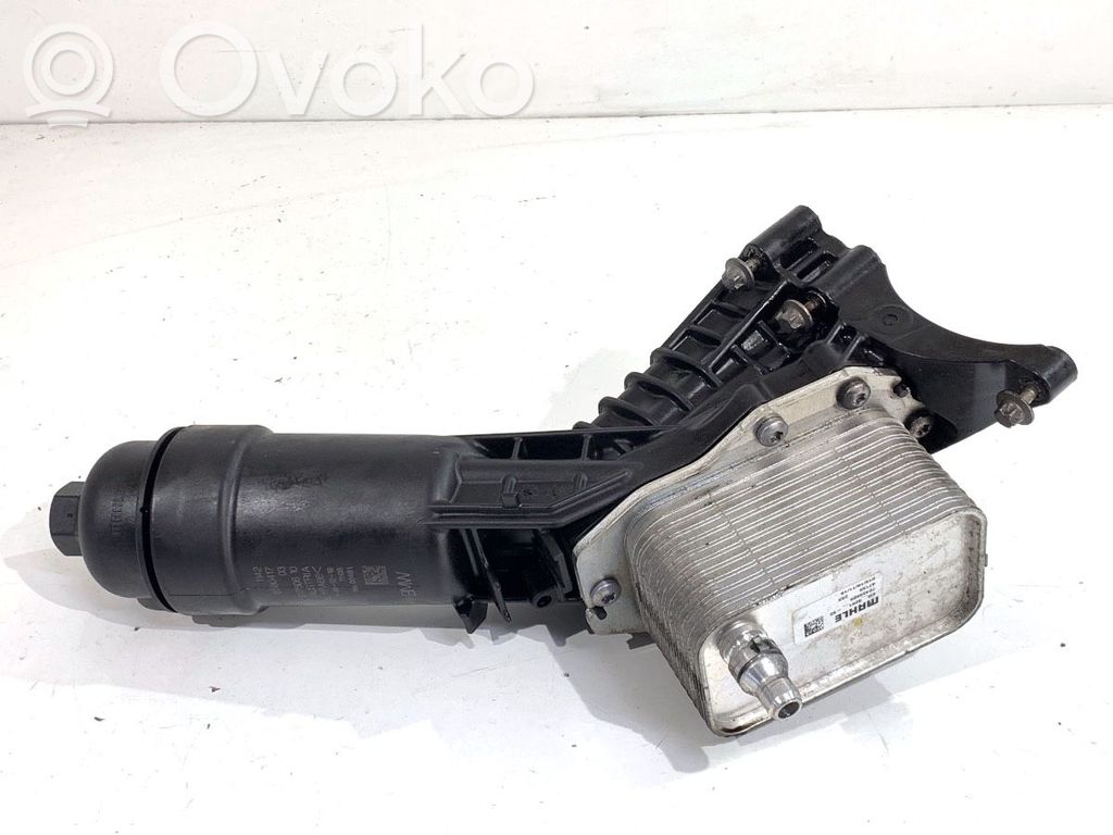 BMW 5 G30 G31 G38 Supporto di montaggio del filtro dell’olio 