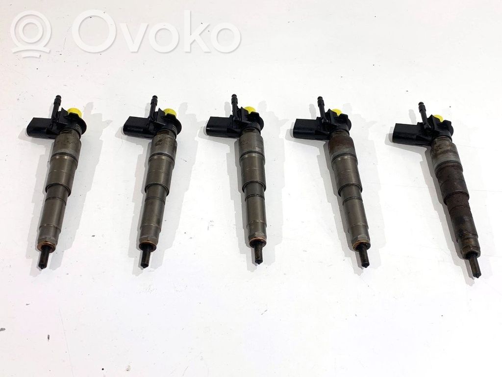 Fuel injectors set   7796042