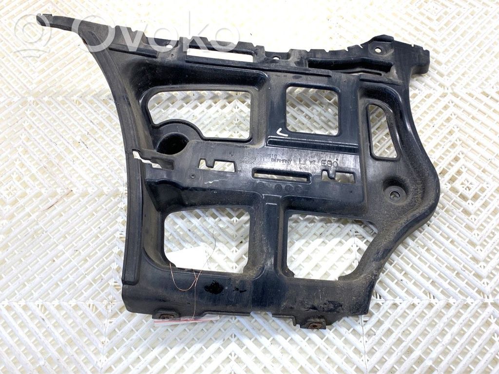 Rear bumper mounting bracket   7058519