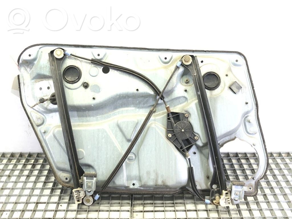 Volkswagen PASSAT B5.5 Elektryczny podnośnik szyby drzwi przednich 