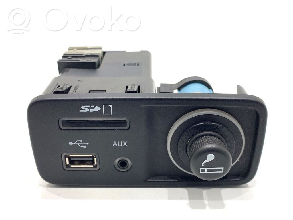 Enchufe conector USB   68139536AC