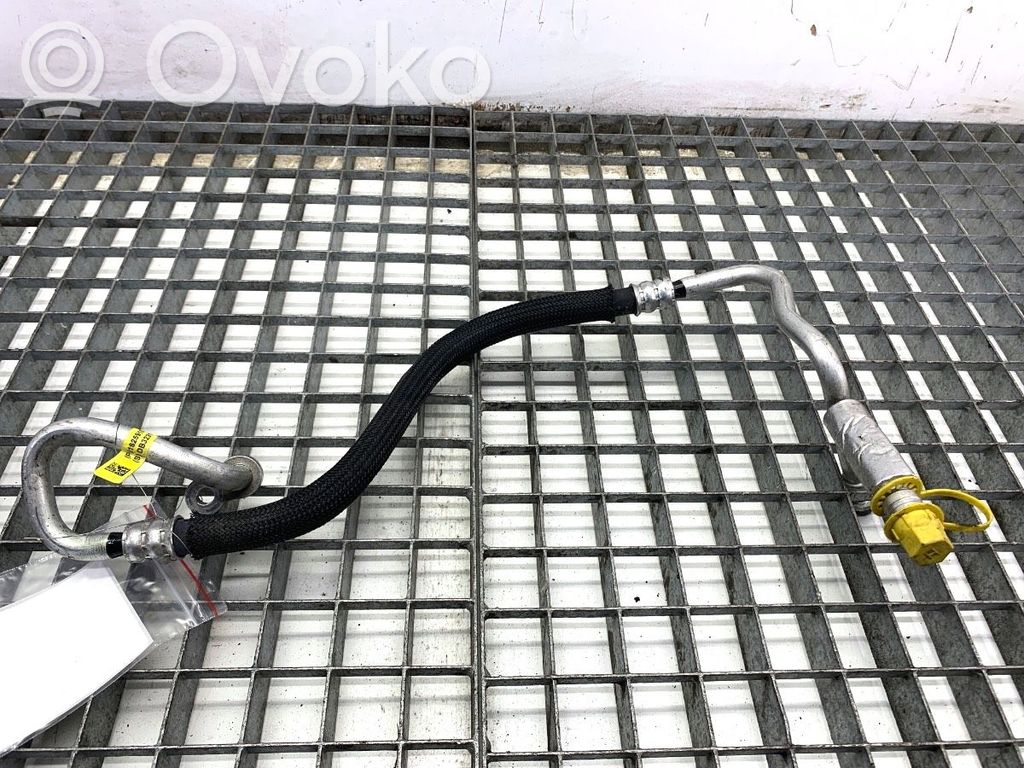 Tesla Model Y Ilmastointilaitteen putki (A/C) 