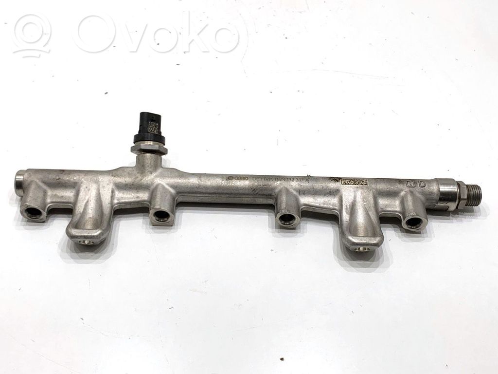 Skoda Octavia Mk4 Kraftstoffverteiler Einspritzleiste Verteilerrohr 